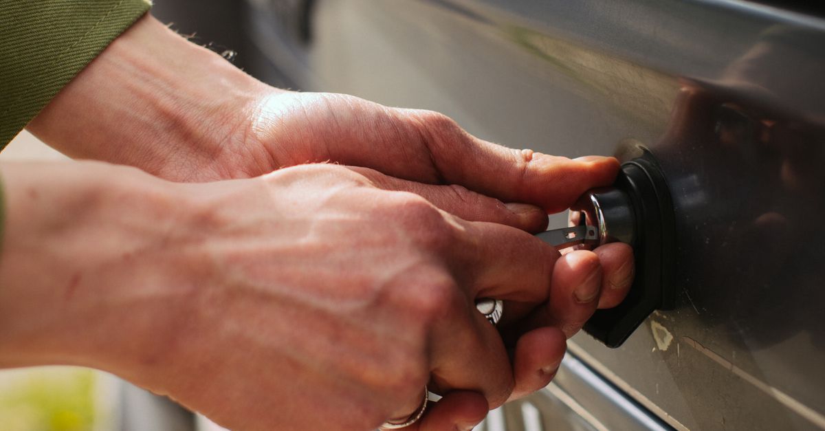 locksmith service technician — Sheepshead Bay Locksmith Brooklyn